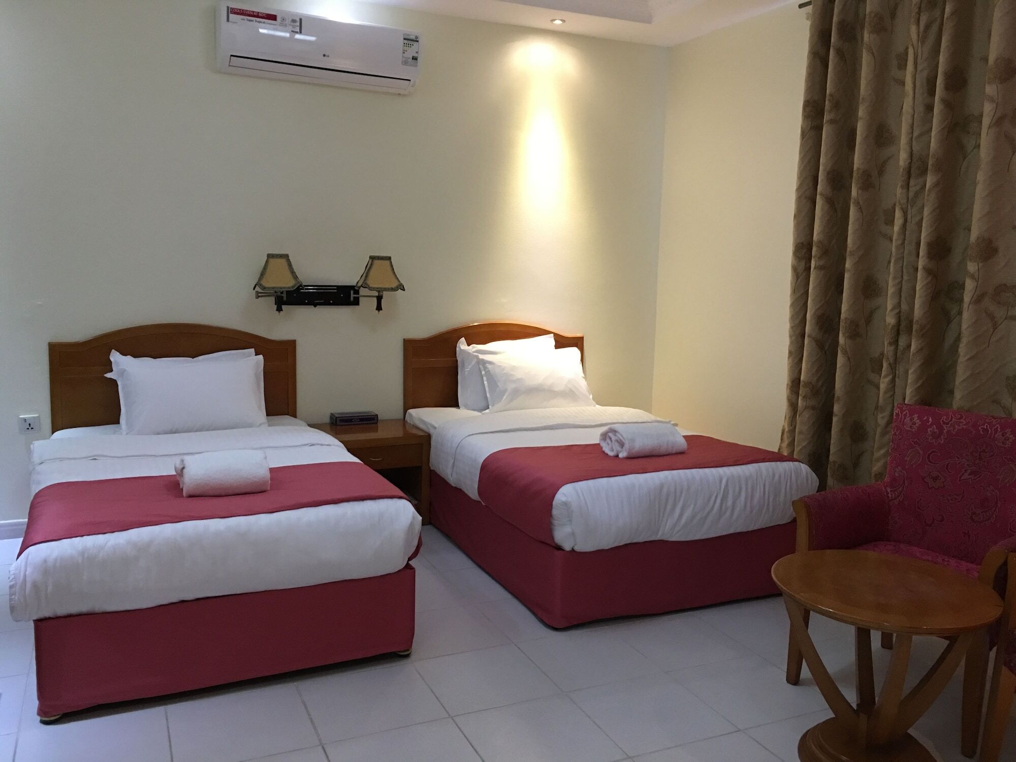 Oyo 366 Waves Hotel Ajman Ngoại thất bức ảnh