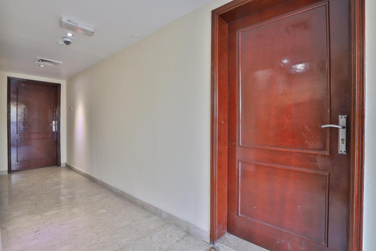 Oyo 366 Waves Hotel Ajman Ngoại thất bức ảnh