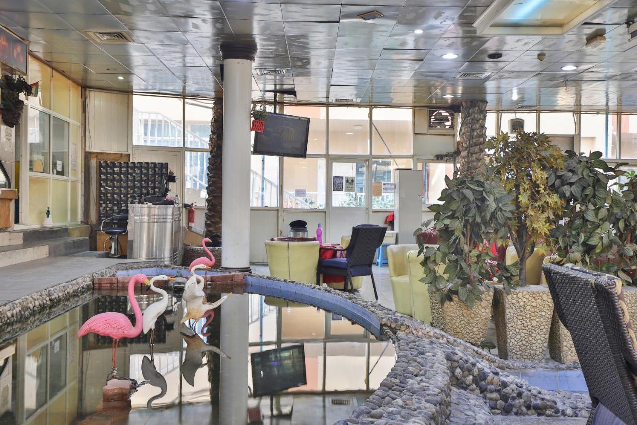 Oyo 366 Waves Hotel Ajman Ngoại thất bức ảnh