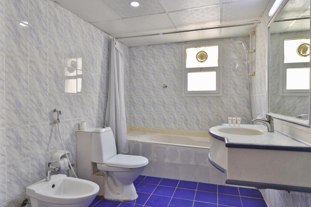 Oyo 366 Waves Hotel Ajman Ngoại thất bức ảnh