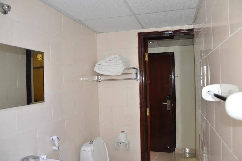 Oyo 366 Waves Hotel Ajman Ngoại thất bức ảnh