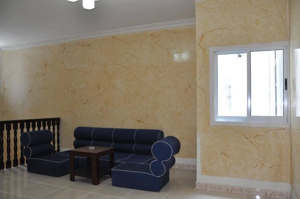 Oyo 366 Waves Hotel Ajman Ngoại thất bức ảnh
