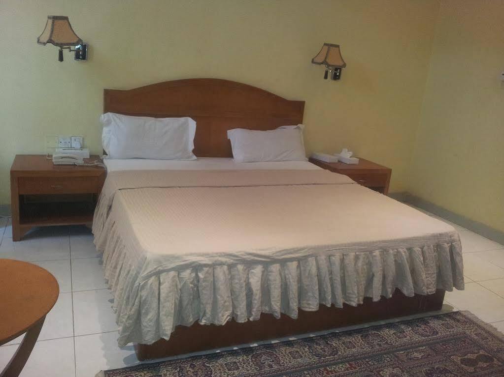 Oyo 366 Waves Hotel Ajman Ngoại thất bức ảnh