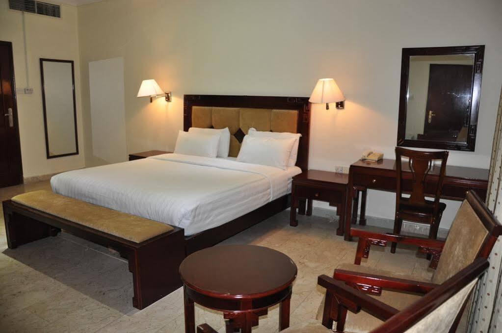 Oyo 366 Waves Hotel Ajman Ngoại thất bức ảnh
