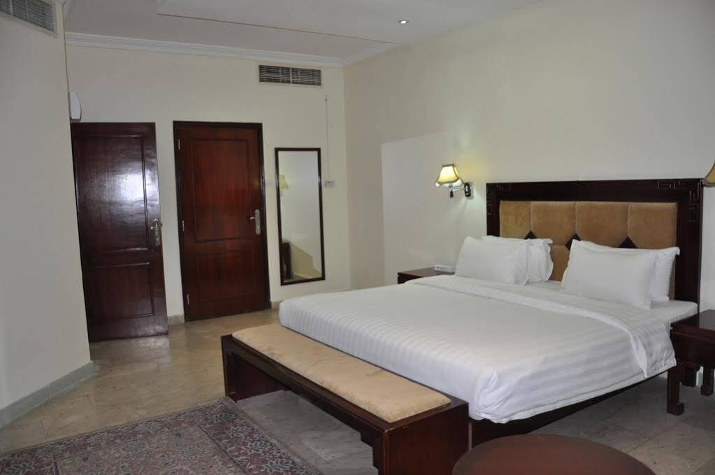 Oyo 366 Waves Hotel Ajman Ngoại thất bức ảnh
