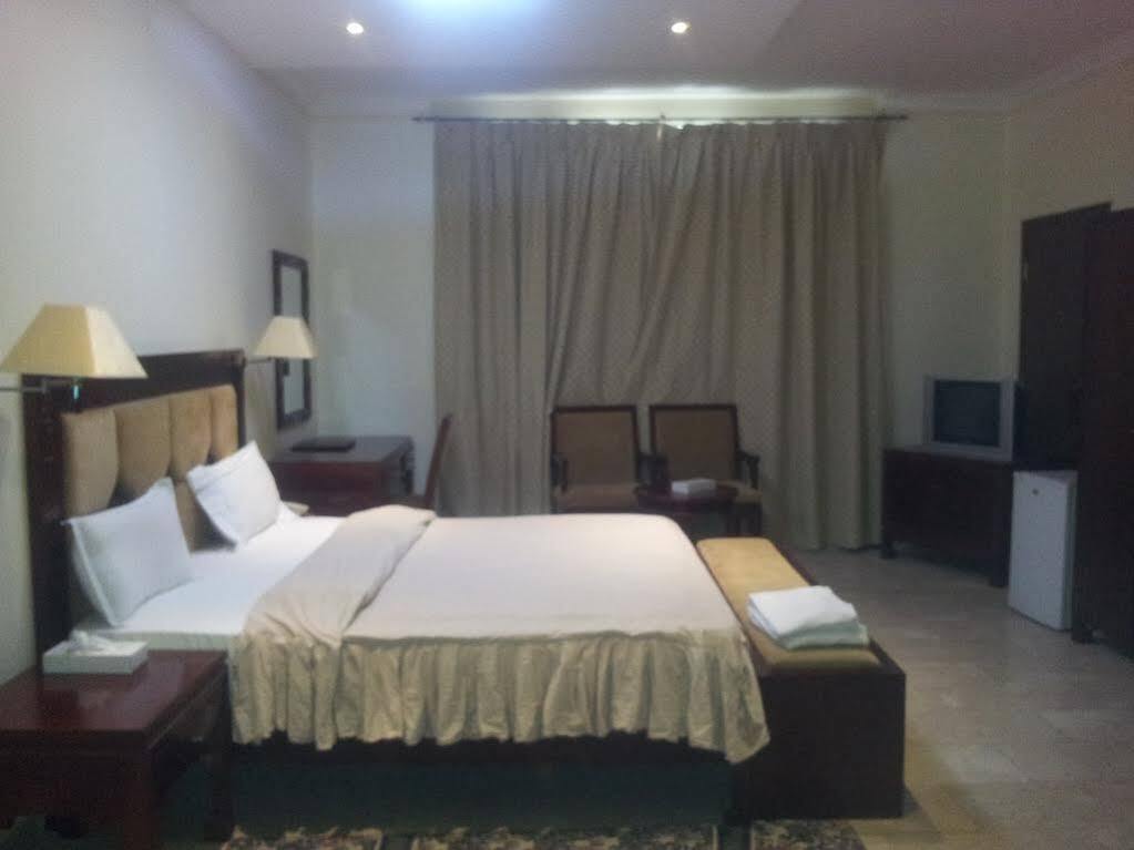 Oyo 366 Waves Hotel Ajman Ngoại thất bức ảnh